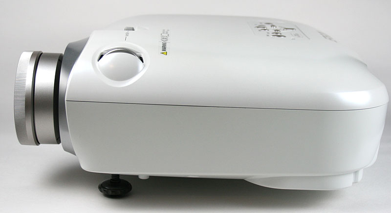 Illustration for article titled Hands On the Epson PowerLite Home Cinema 1080: How Much 1080p-ness Can you Get for $3K?